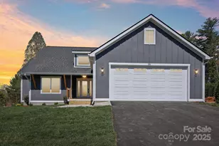 35 Haywood Pk Dr, Hendersonville, NC 28791 - Photo 2