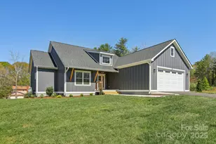 35 Haywood Pk Dr, Hendersonville, NC 28791 - Photo 8