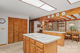 2767 Tanasee Gap Rd, Balsam Grove, NC 28708 - Photo 8