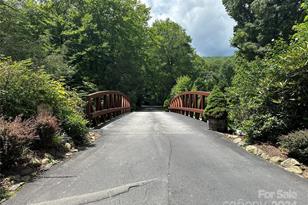 000 Falling Water Dr, Burnsville, NC 28714 - Photo 10