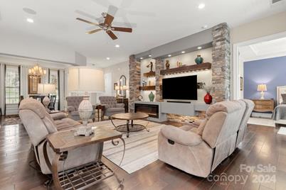 15814 Vale Ridge Drive, Charlotte, NC 28278 - Photo 8