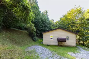 500 Chimney Log Rd, Marshall, NC 28753 - Photo 18