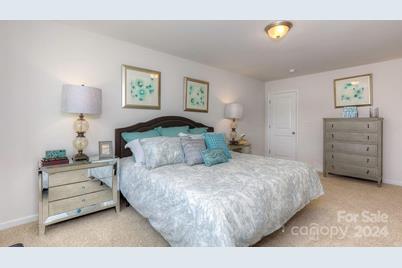 300 Creekview Road, Hendersonville, NC 28792 - Photo 18