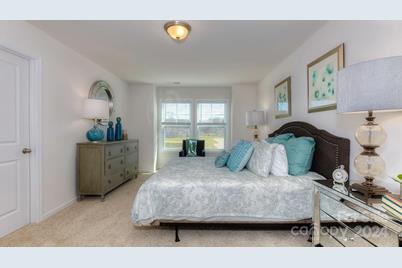 300 Creekview Road, Hendersonville, NC 28792 - Photo 16