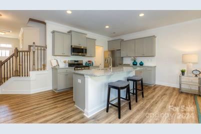 300 Creekview Road, Hendersonville, NC 28792 - Photo 12