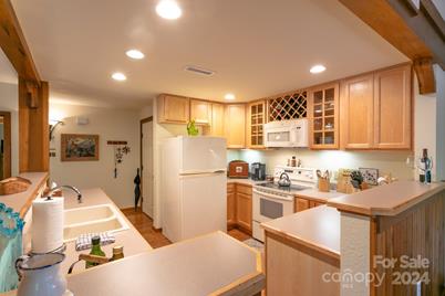 222 Creekside Way #D/102, Burnsville, NC 28714 - Photo 14