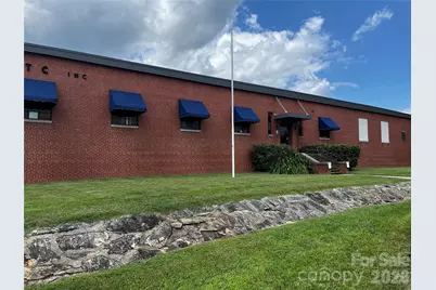 1495 North Main Street, Hendersonville, NC 28739 - Photo 2