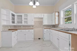 290 Killian St, Waynesville, NC 28786 - Photo 22