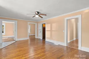 290 Killian St, Waynesville, NC 28786 - Photo 6