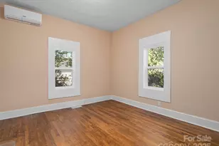 290 Killian St, Waynesville, NC 28786 - Photo 10