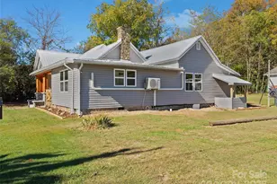 290 Killian St, Waynesville, NC 28786 - Photo 2