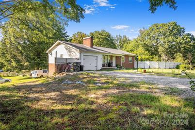 140 Steep Lane, Statesville, NC 28625 - Photo 1