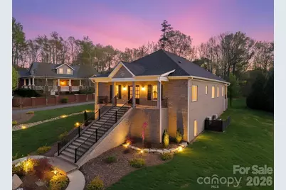444 19th Avenue Circle NW, Hickory, NC 28601 - Photo 2