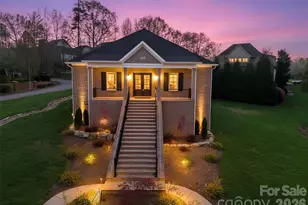 444 19th Ave Cir NW, Hickory, NC 28601 - Photo 2
