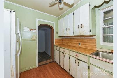 519 S Mulberry Street, Cherryville, NC 28021 - Photo 16