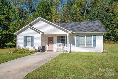 2300 Gelsinger Avenue, Bessemer City, NC 28016 - Photo 1