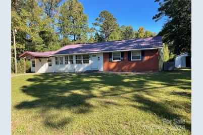 302 Dogwood Circle, Cheraw, SC 29520 - Photo 1