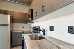 505 E Sixth Street, Charlotte, NC 28202 - Photo 8