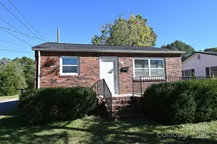 125 S Ervin Ave, Newton, NC 28658 - Photo 2