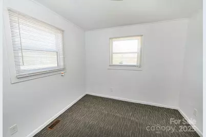 125 S Ervin Avenue, Newton, NC 28658 - Photo 18