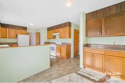 7 Brookshire Road, Leicester, NC 28748 - Photo 12