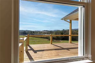 337 Maple Knl Dr, Hendersonville, NC 28792 - Photo 6