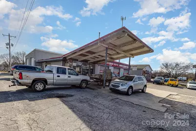 1041 N Main Street, Mooresville, NC 28115 - Photo 2