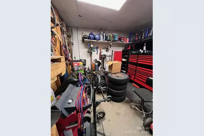 2140 US 70 Highway, Connelly Springs, NC 28612 - Photo 10