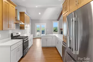 2637 Bowden Ln, Hendersonville, NC 28792 - Photo 10