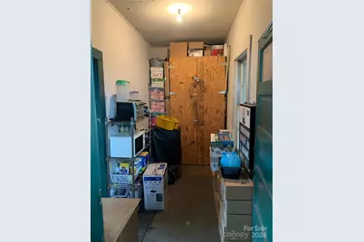 3239 W Main Street, Claremont, NC 28610 - Photo 8