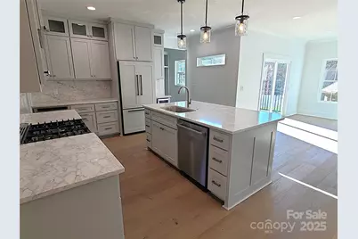 405 19th Avenue Circle NW, Hickory, NC 28601 - Photo 8