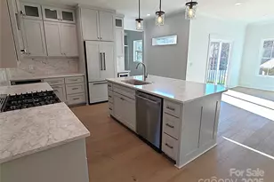 405 19th Ave Cir NW, Hickory, NC 28601 - Photo 8