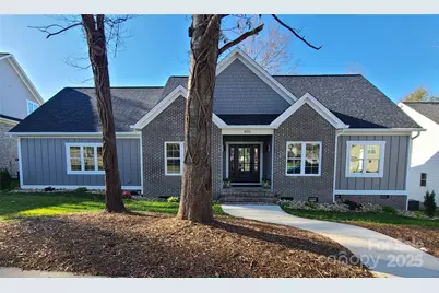 405 19th Avenue Circle NW, Hickory, NC 28601 - Photo 1