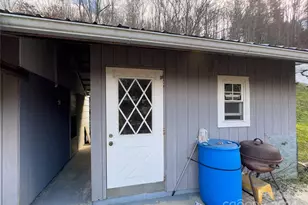 3059 Nc 261 Hwy, Bakersville, NC 28705 - Photo 32