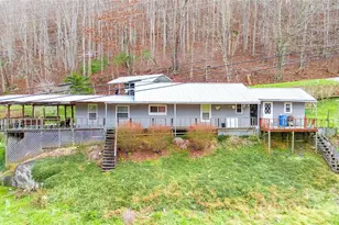 3059 Nc 261 Hwy, Bakersville, NC 28705 - Photo 4