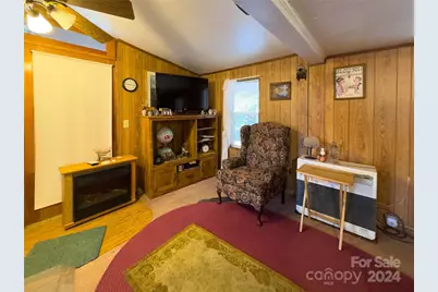 3059 Nc 261 Highway, Bakersville, NC 28705 - Photo 16