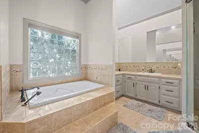 2425 Birdie Lane NE, Conover, NC 28613 - Photo 16