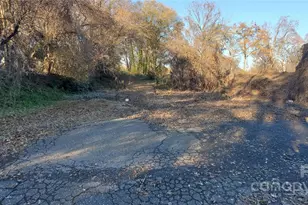 214 E Trade St, Dallas, NC 28034 - Photo 6