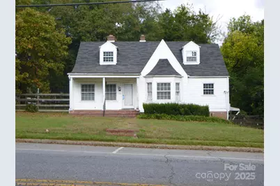 214 E Trade Street, Dallas, NC 28034 - Photo 4