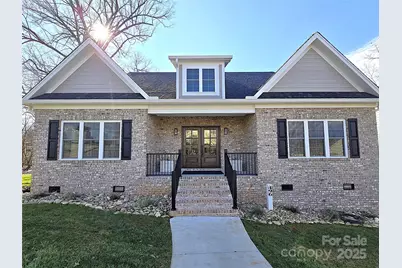 496 19th Avenue Circle NW, Hickory, NC 28601 - Photo 1