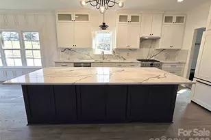 496 19th Ave Cir NW, Hickory, NC 28601 - Photo 4