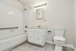 6121 Heathstone Ln, Charlotte, NC 28210 - Photo 14