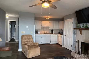 301 Pinnacle Inn Rd, Beech Mountain, NC 28604 - Photo 4