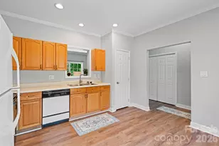 7019 Walnut Ridge Ct, Charlotte, NC 28217 - Photo 6