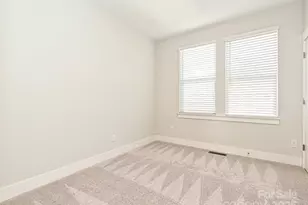 1229 E 34th St, Charlotte, NC 28205 - Photo 18