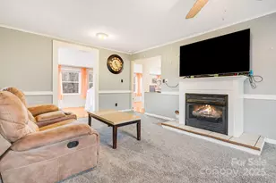 59 Rollins St, Hendersonville, NC 28792 - Photo 4