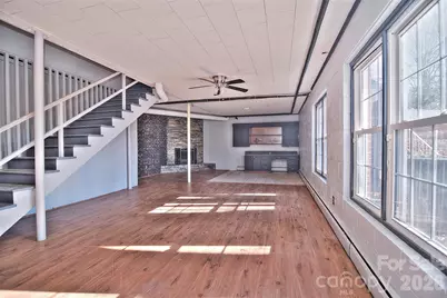 936 23rd Avenue NE, Hickory, NC 28601 - Photo 2