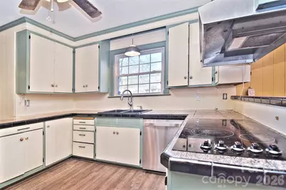 936 23rd Avenue NE, Hickory, NC 28601 - Photo 10