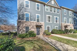 1304 Queen Lyon Ct, Charlotte, NC 28205 - Photo 1