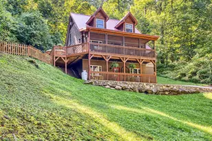 61 Calm Creek Rd, Waynesville, NC 28785 - Photo 2